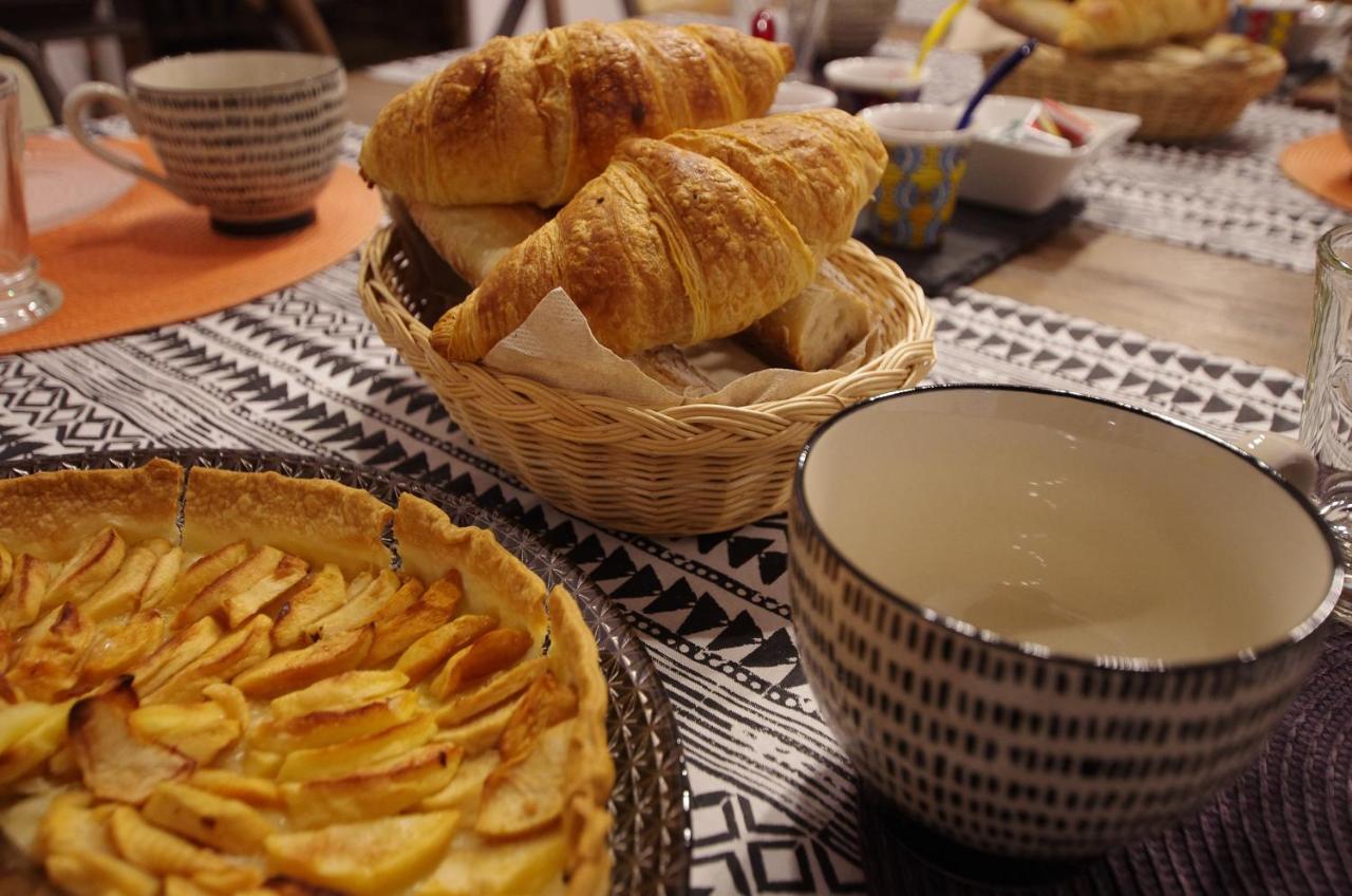 Logis Saint Leonard Bed and Breakfast Dompierre-sur-Mer Exteriör bild