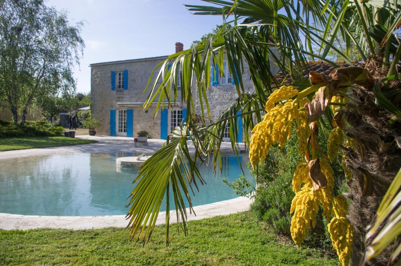 Logis Saint Leonard Bed and Breakfast Dompierre-sur-Mer Exteriör bild