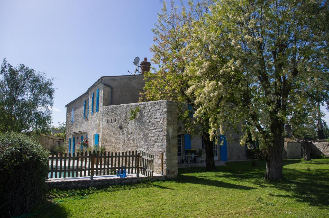Logis Saint Leonard Bed and Breakfast Dompierre-sur-Mer Exteriör bild