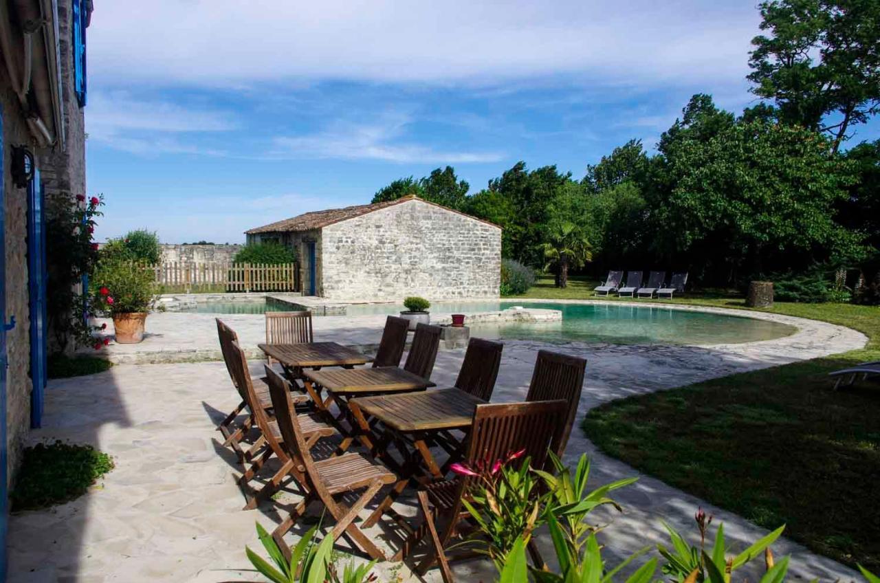 Logis Saint Leonard Bed and Breakfast Dompierre-sur-Mer Exteriör bild