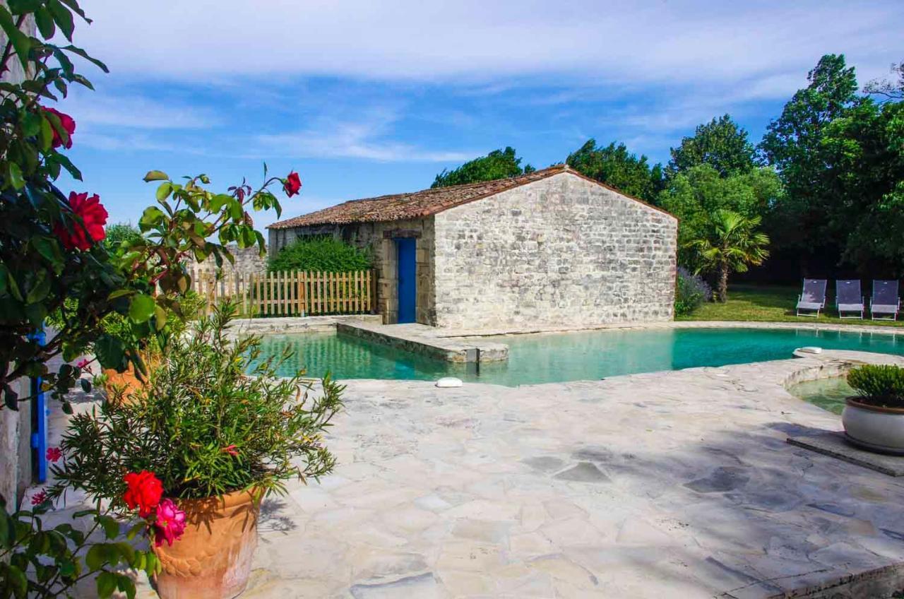 Logis Saint Leonard Bed and Breakfast Dompierre-sur-Mer Exteriör bild
