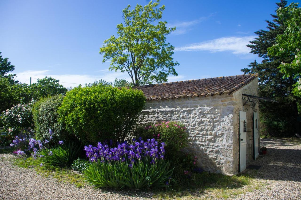 Logis Saint Leonard Bed and Breakfast Dompierre-sur-Mer Exteriör bild
