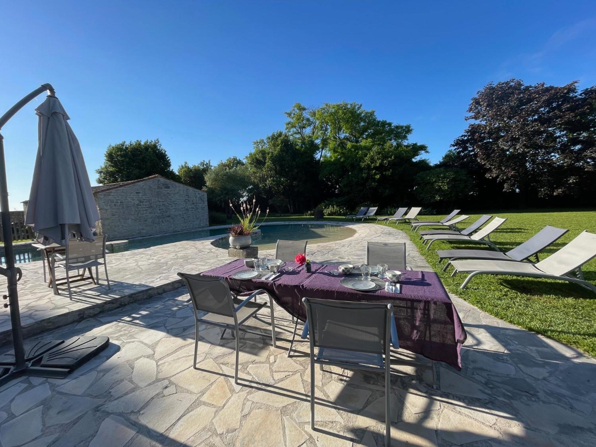 Logis Saint Leonard Bed and Breakfast Dompierre-sur-Mer Exteriör bild