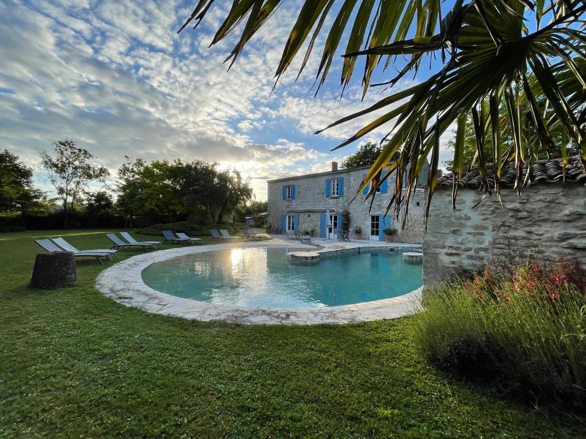 Logis Saint Leonard Bed and Breakfast Dompierre-sur-Mer Exteriör bild