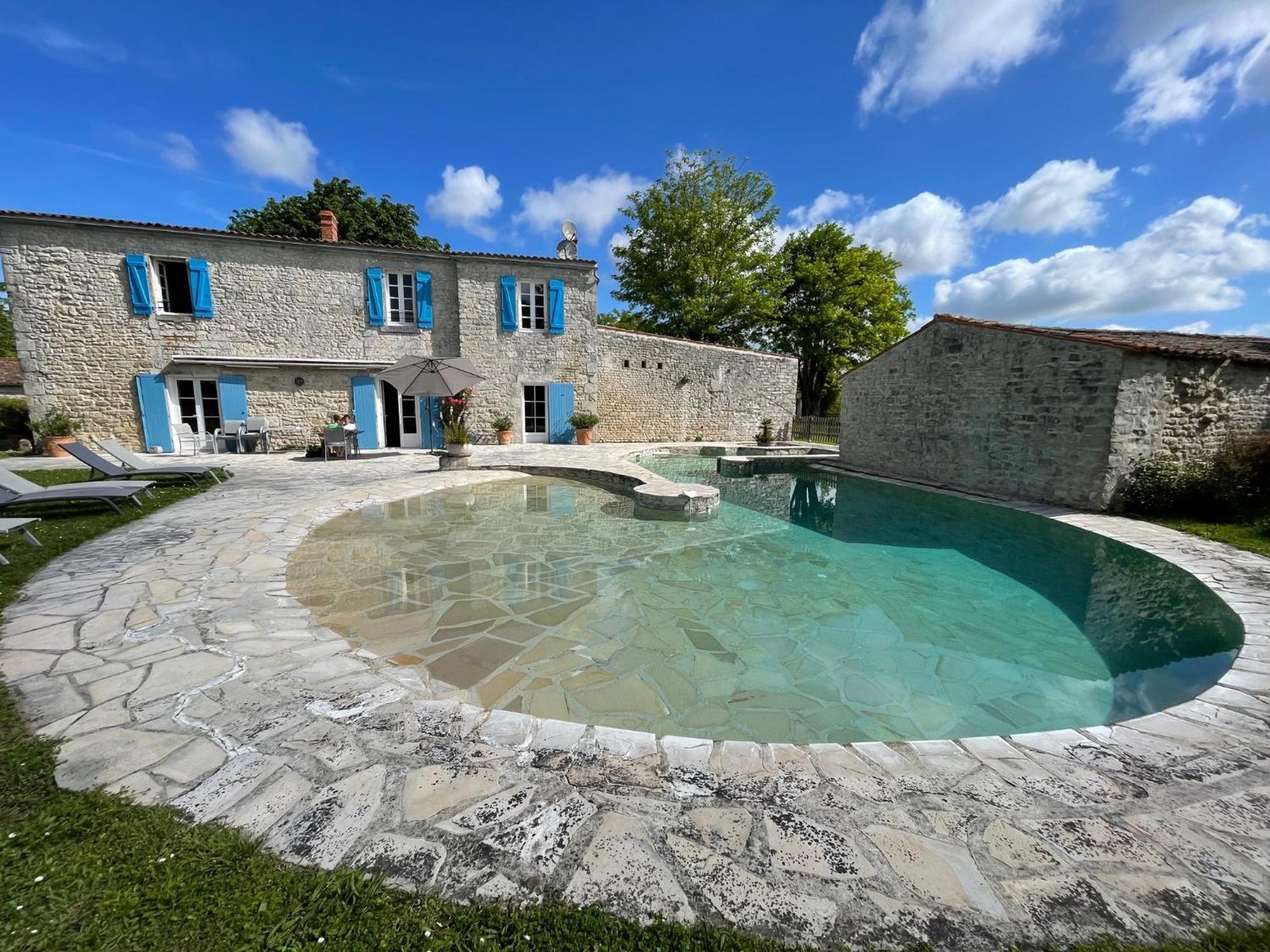 Logis Saint Leonard Bed and Breakfast Dompierre-sur-Mer Exteriör bild